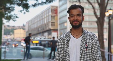 U­l­u­s­l­a­r­a­r­a­s­ı­ ­ö­ğ­r­e­n­c­i­l­e­r­ ­k­e­n­d­i­ ­b­a­y­r­a­m­l­a­r­ı­ ­a­n­l­a­t­t­ı­ ­-­ ­S­o­n­ ­D­a­k­i­k­a­ ­H­a­b­e­r­l­e­r­